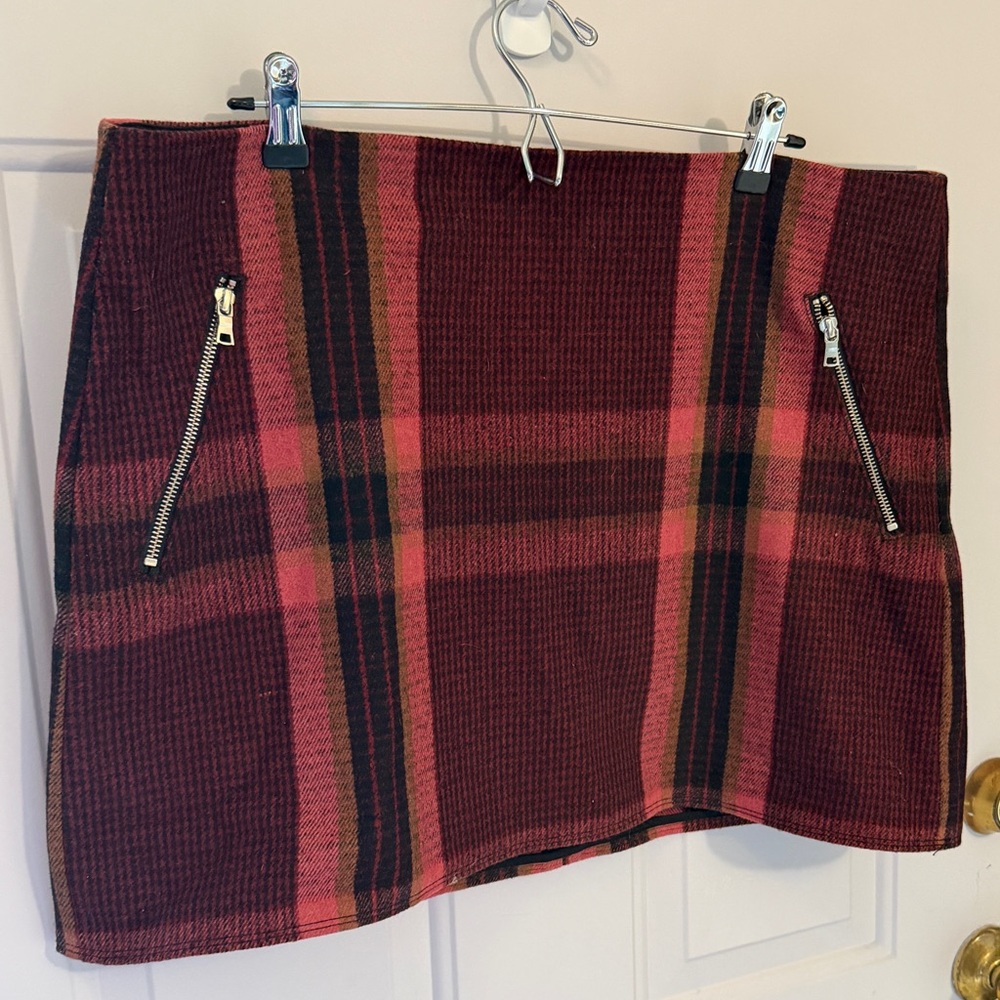 GAP Pink and Burgundy Plaid Mini Skirt with Zipper Pockets